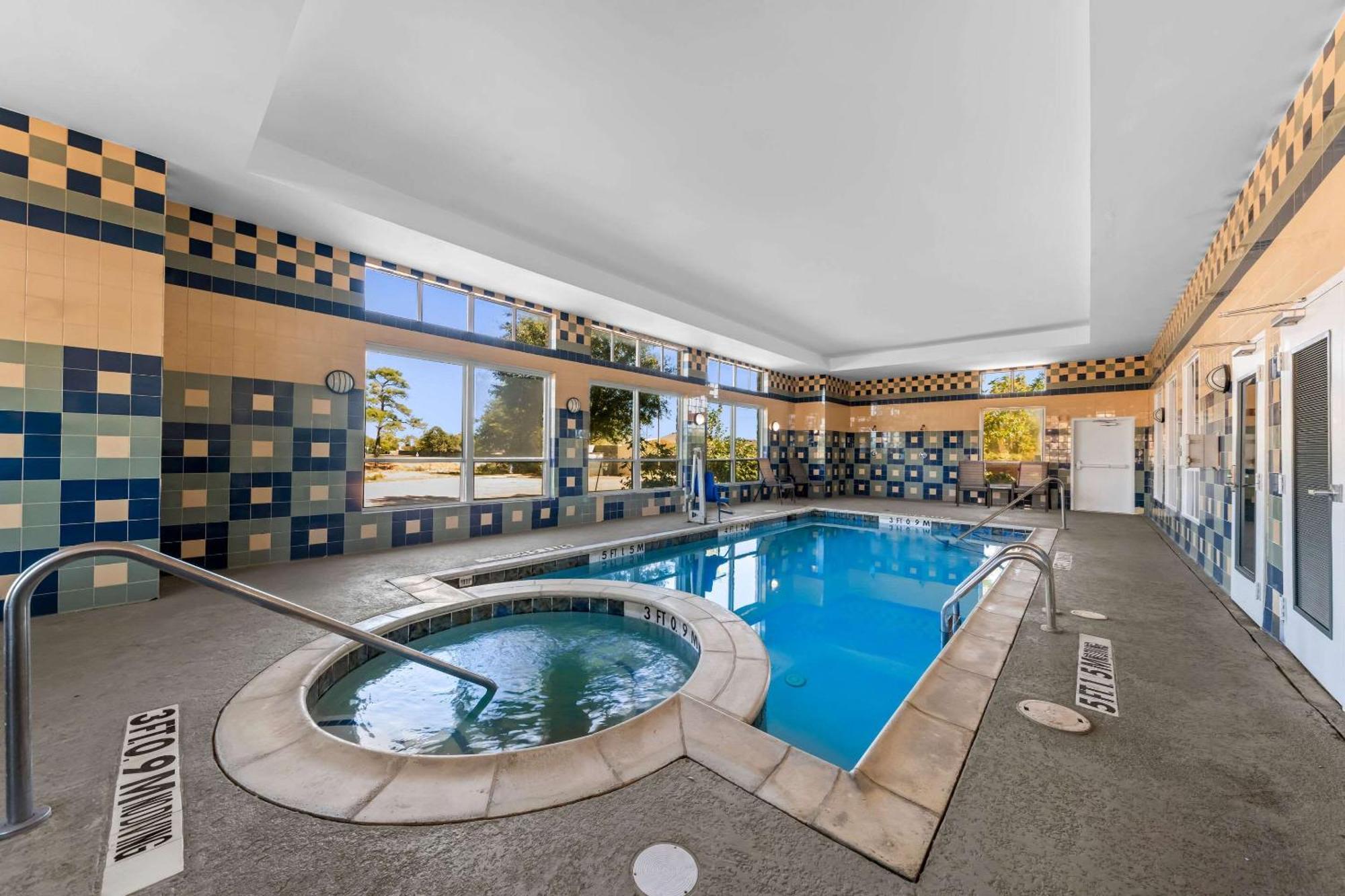 Comfort Inn & Suites Near Lake Lewisville Corinth Экстерьер фото