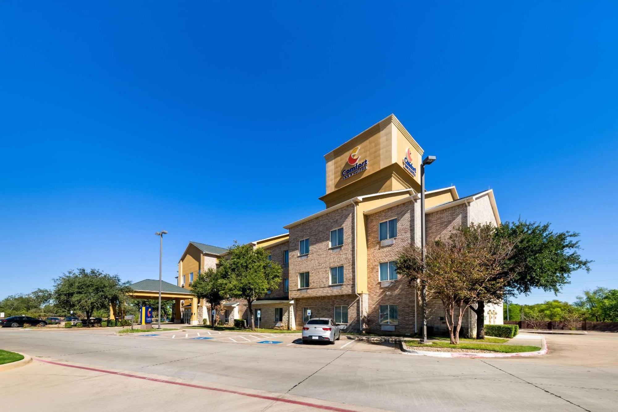 Comfort Inn & Suites Near Lake Lewisville Corinth Экстерьер фото
