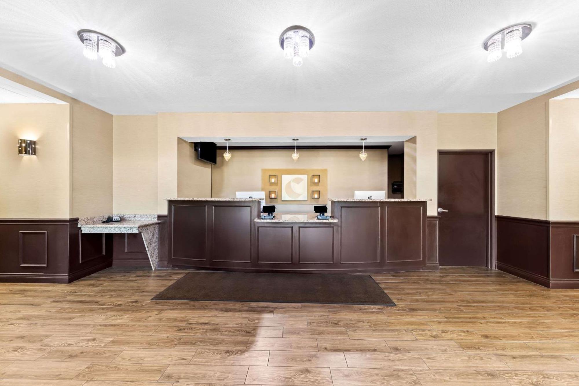 Comfort Inn & Suites Near Lake Lewisville Corinth Экстерьер фото